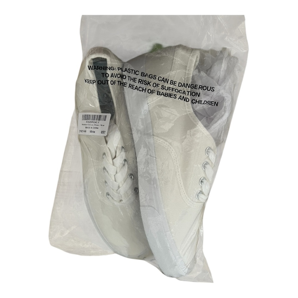 New in Package Classic White Canvas Sneakers - Picture 4 of 5